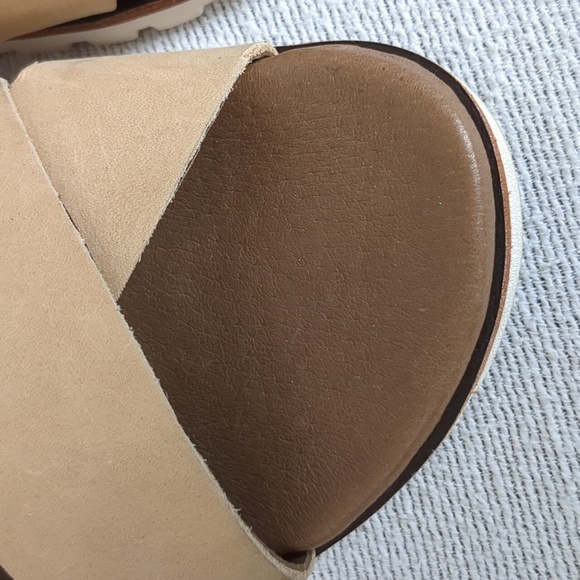 LL Bean Women's Lakewashed slides Newbuck Tan Leather Size 6 EUC - Picture 8 of 8